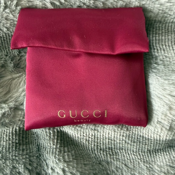 💐VIP GWP💐 Gucci Beauty Floral Compact Mirror - Picture 6 of 9